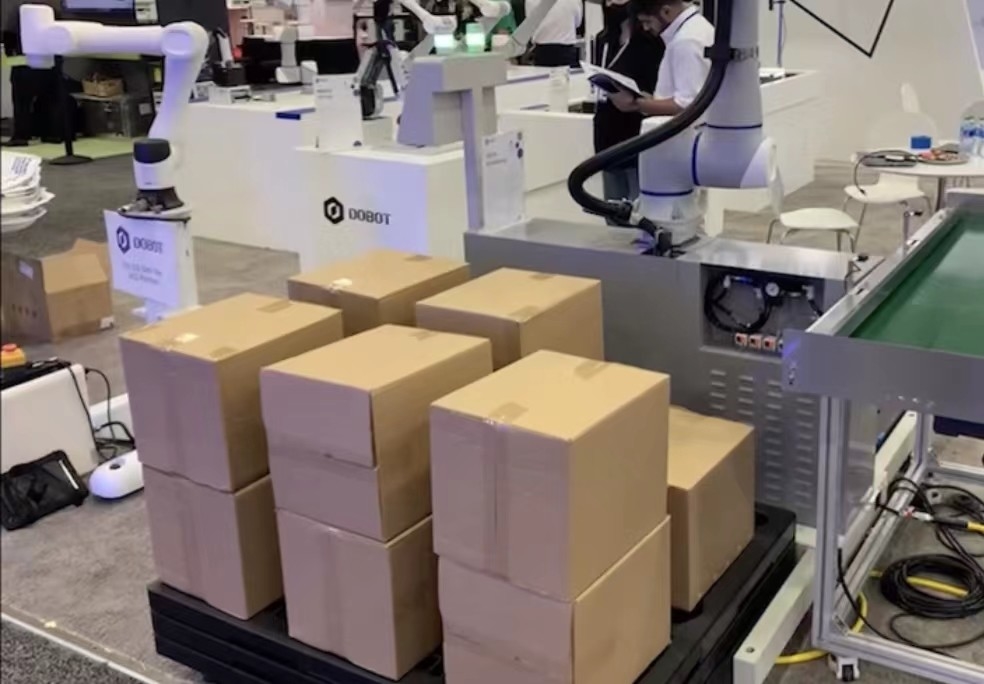 Sistema de empilhamento robótico cooperativo de Diy 10kg do braço do robô de Fanuc para a oficina do alimento