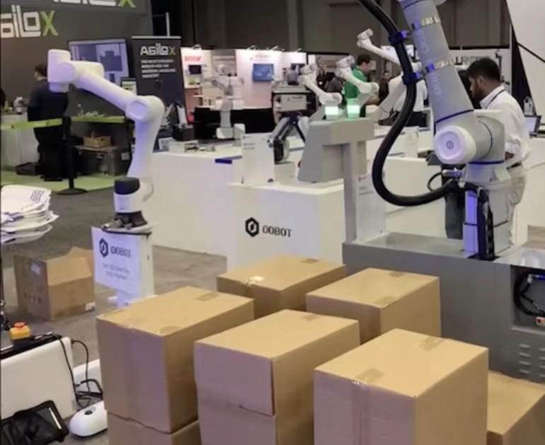 Sistema de empilhamento robótico cooperativo de Diy 10kg do braço do robô de Fanuc para a oficina do alimento