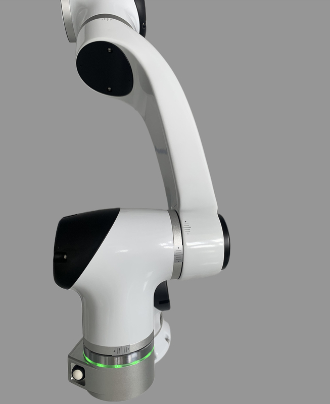 Braço industrial do manipulador robótico que empilha o sistema para a máquina-instrumento que carrega descarregando o processo