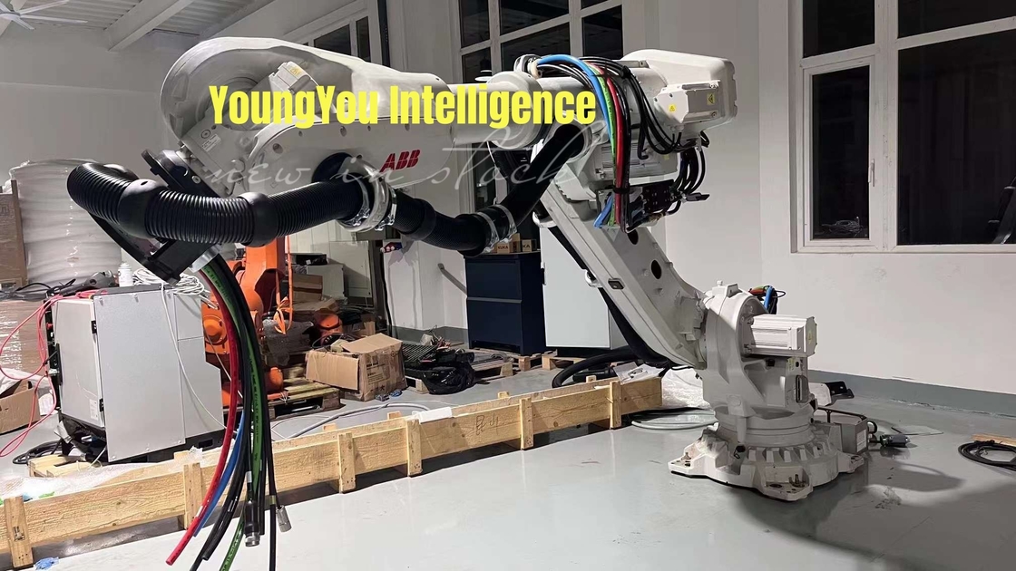 Braço mecânico do robô de Abb para a linha distribuidora 2600mm do bloco da bateria da venda ABB IRB 6700