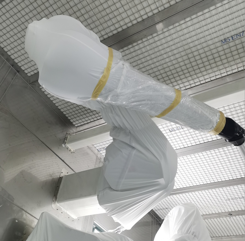 Roupa da proteção da tampa do robô de ABB à prova de fogo na oficina da pintura da fábrica de automóvel