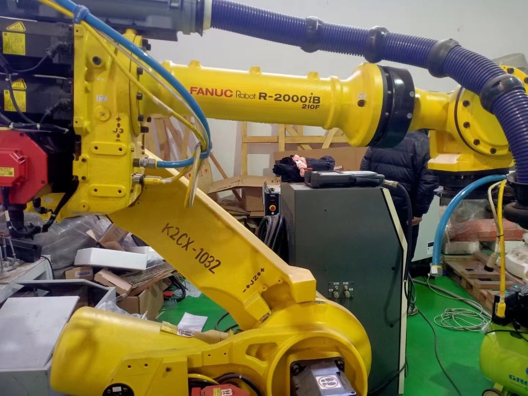 Braço do robô do graduado de Fanuc 165F industrial com o período de braço Super-longo da carga útil 165kg de 2655mm