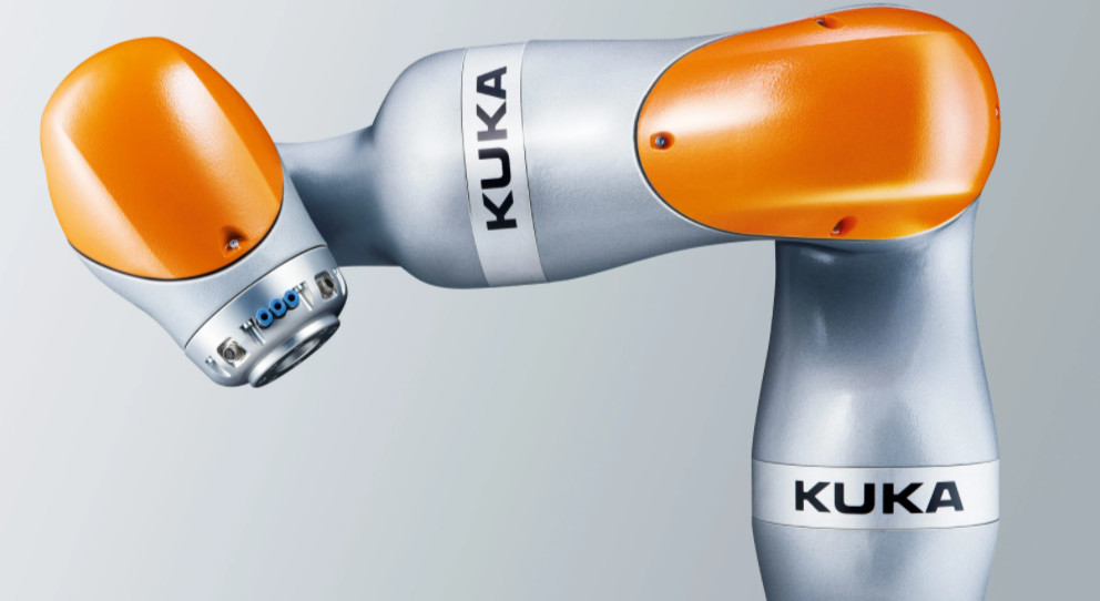 O braço pequeno do robô de Kuka custou LBR Iiwa em segurar o componente bobina braço robótico de 7 Dof