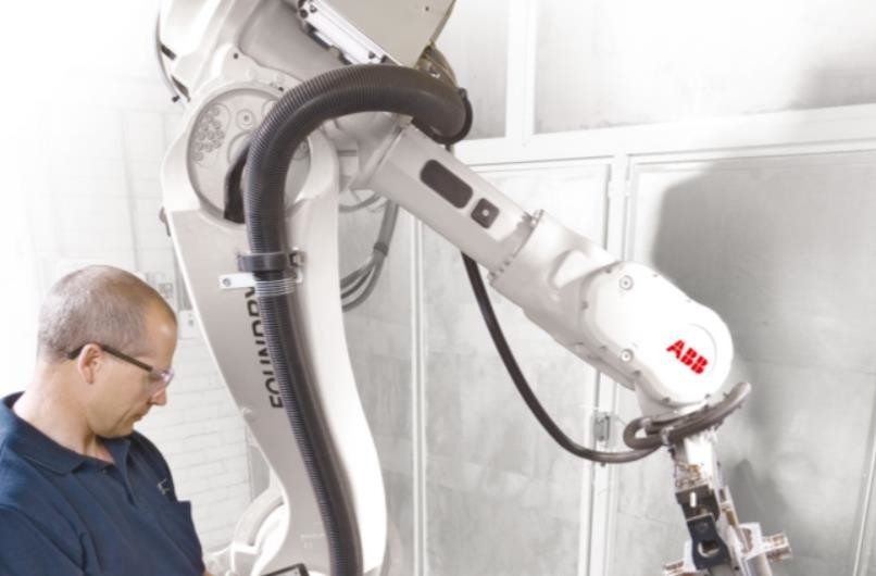 Pulverize o multi braço do robô de Abb para a carga de solda 650kg IRB 7600 do aço carbono