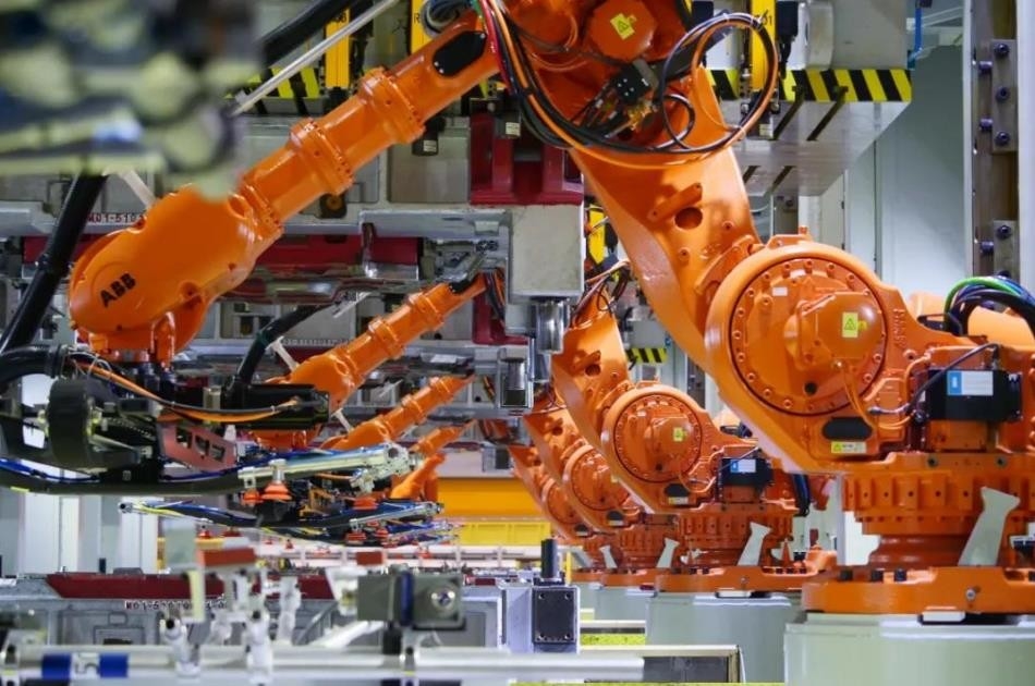 Pulverize o multi braço do robô de Abb para a carga de solda 650kg IRB 7600 do aço carbono