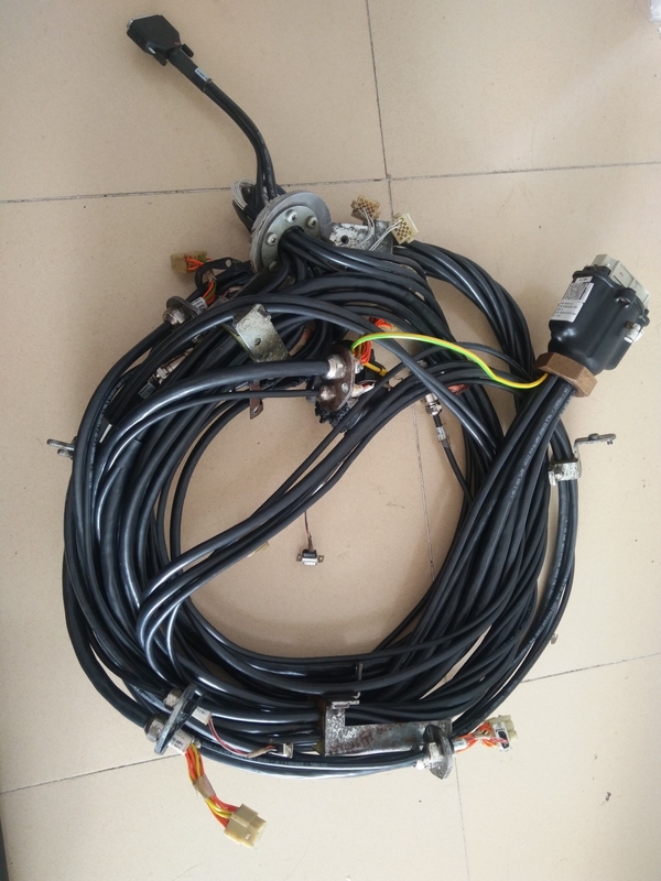Cabo robótico universal do chicote de fios da linha central dos acessórios 3HAC024386-001 Mainpulator 1-6 do robô