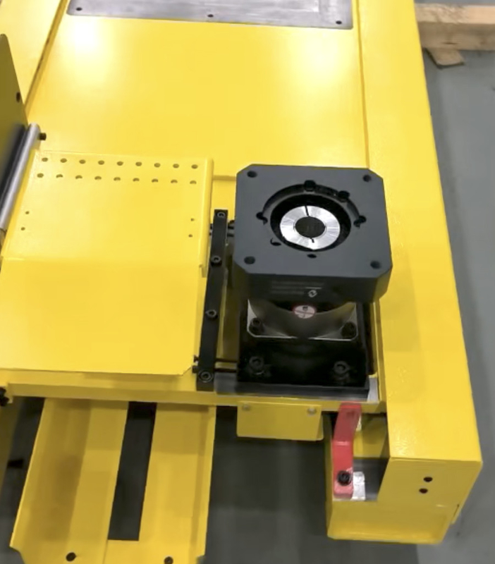 Eficiência de rotação do robô linear 1 - 3 m/s Adequado para instalação de até 3 unidades