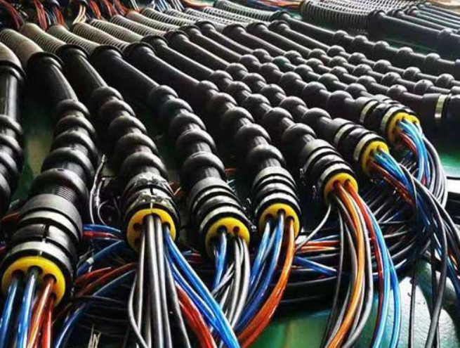 Forma e modo de instalação da caixa de expansão de barra recta de cabo robótico integrado