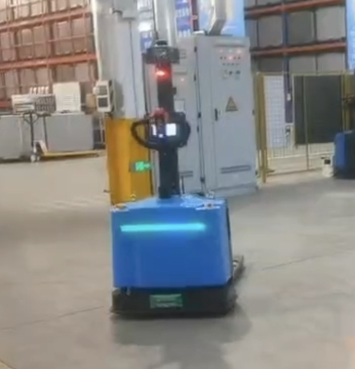 Veículo de navegação automatizado de fábrica com carga automática Capacidade de carga de 1500 kg Resistência 24 horas